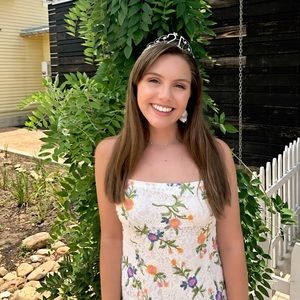 Meet your Posher, Lauren